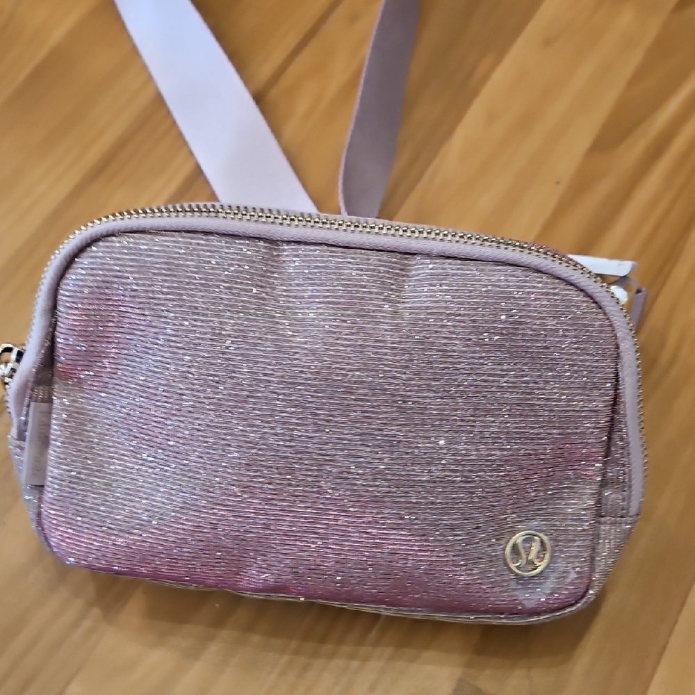 Lululemon Everywhere Belt Bag *glitter